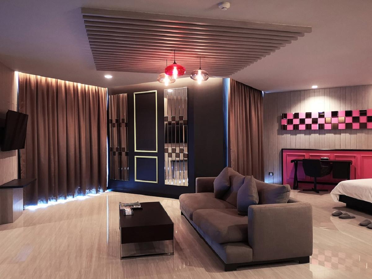 Tsix5 Phenomenal Hotel Pattaya Dış mekan fotoğraf